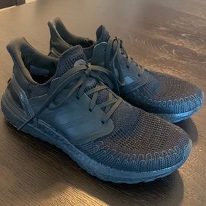 ADIDAS ULTRABOOST 20 Kids 5.5 (Women's 6.5)
